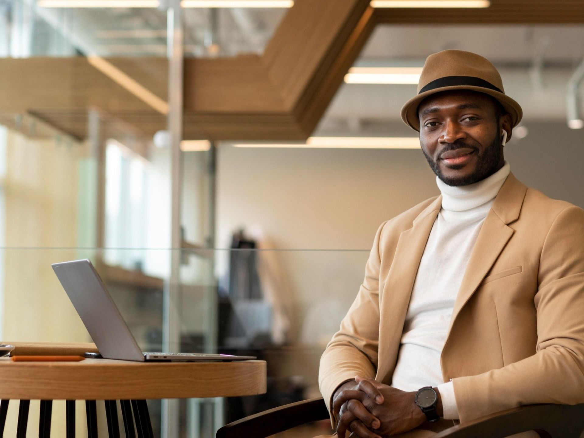 Elevate-your-brand-with-modern-advantage